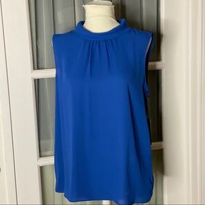 🆕 Vince Camino Elegant Sleeveless Blouse